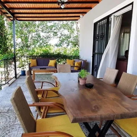 Outstanding House With Orchard And Private Pool In Ortaca, Mugla Hébergement de vacances Muğla